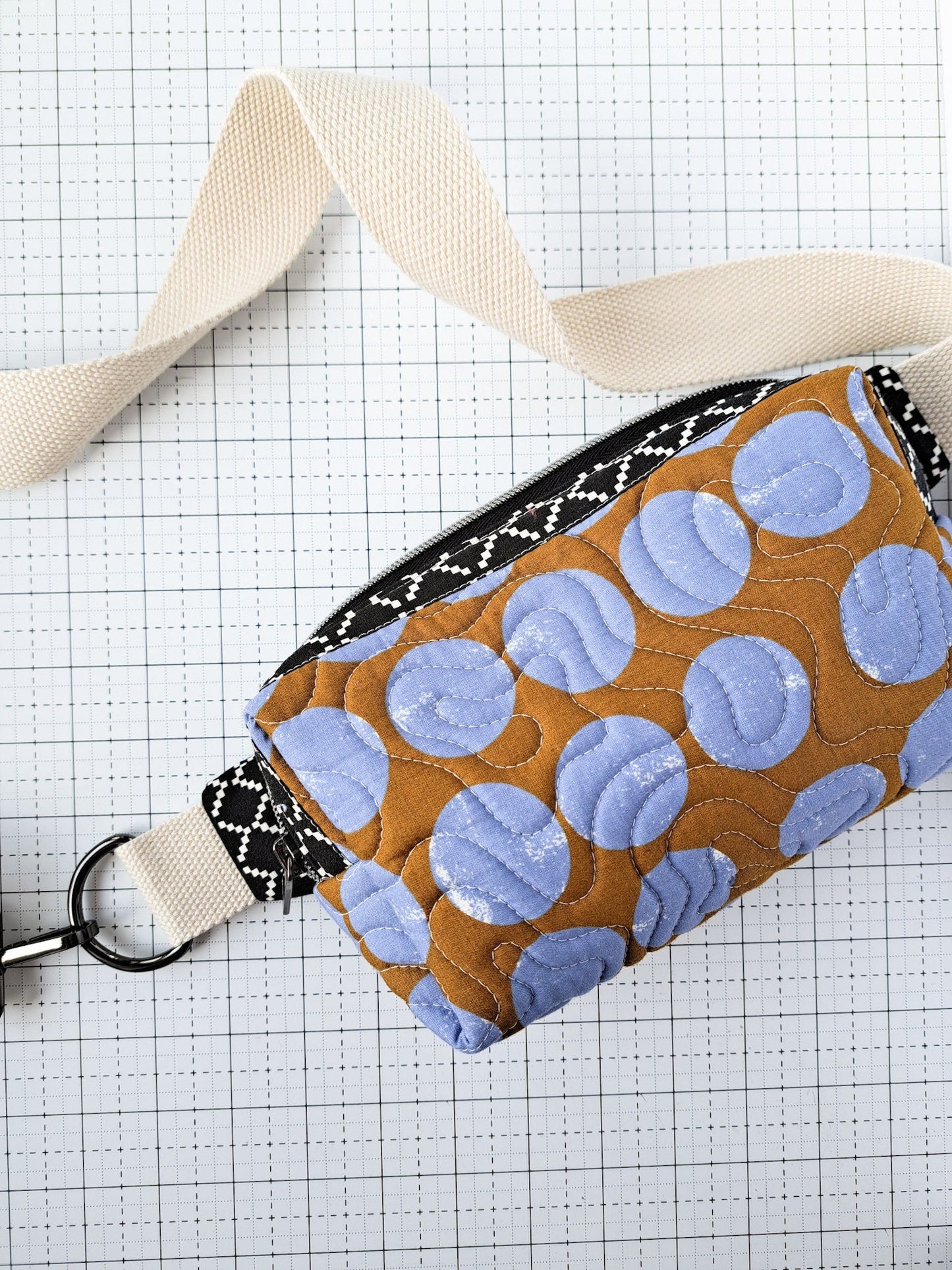 Wholesale: Alpen Belt Bag Paper Pattern