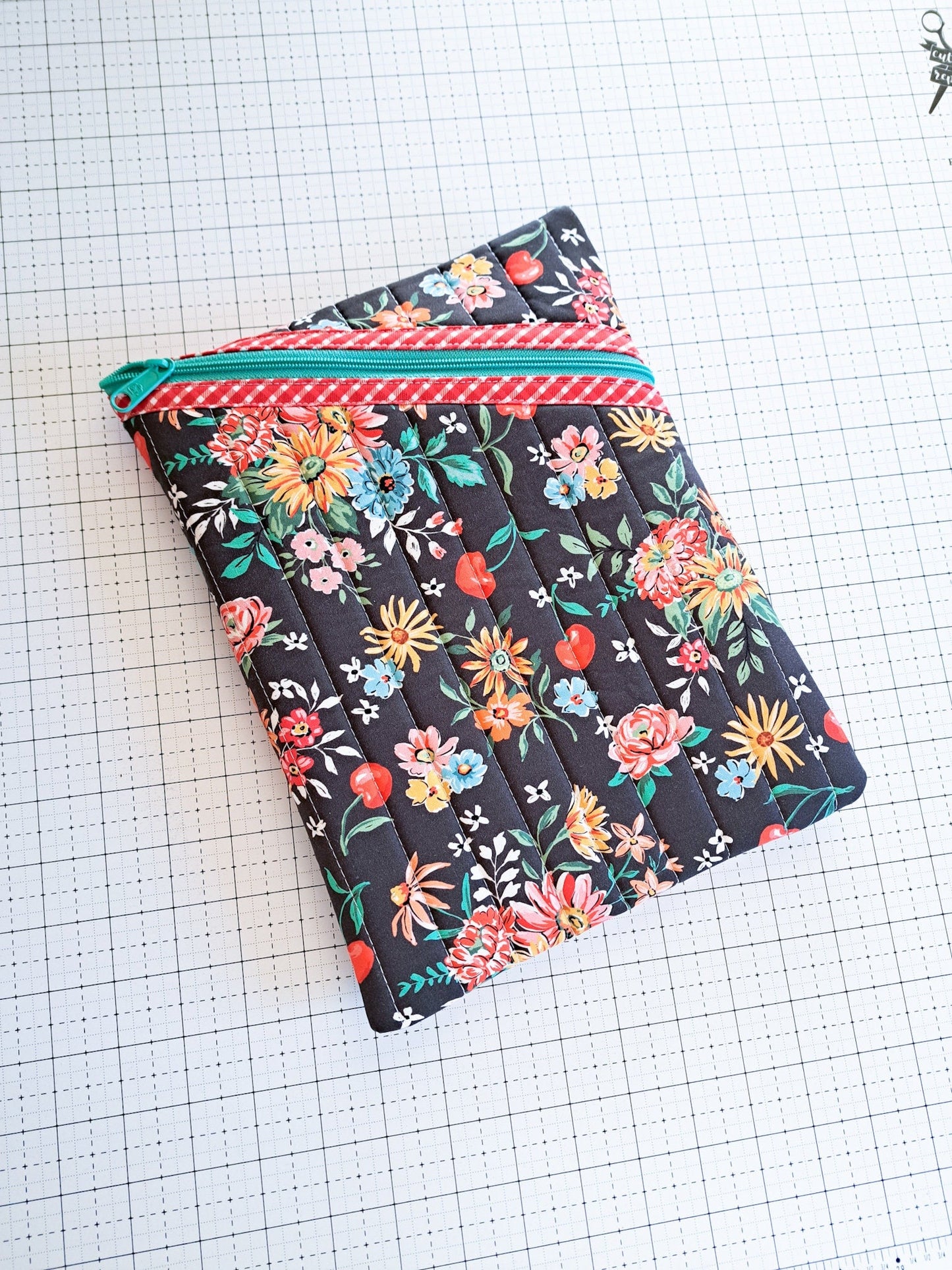 Wholesale: Hemingway Pouch Paper Pattern