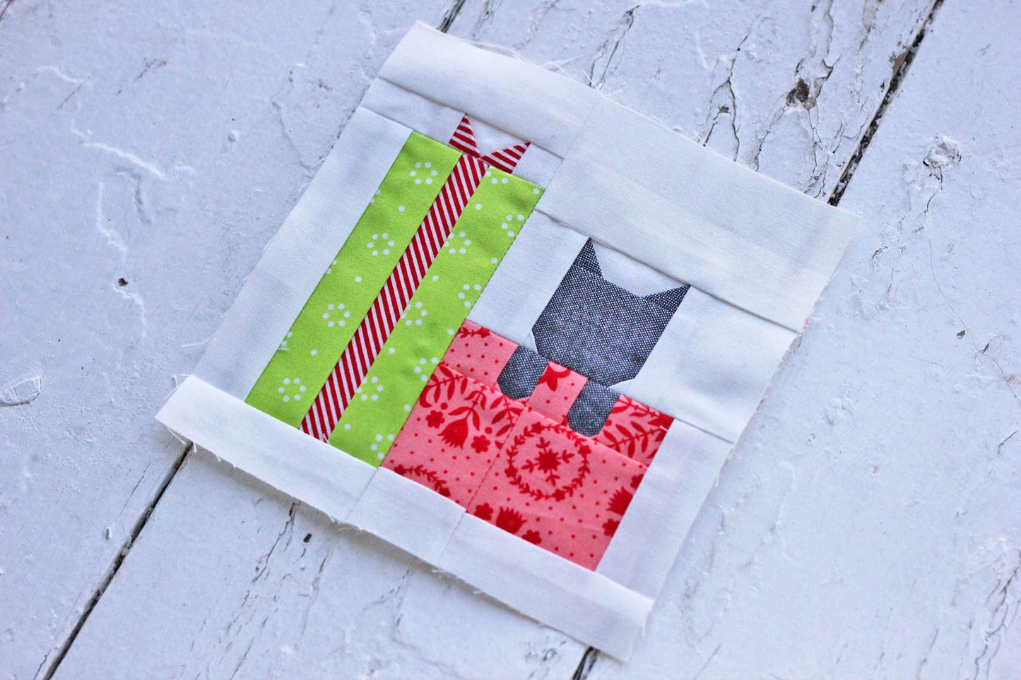 Christmas Kitty Foundation Paper Pieced Quilt Block PDF Pattern - Instant Download