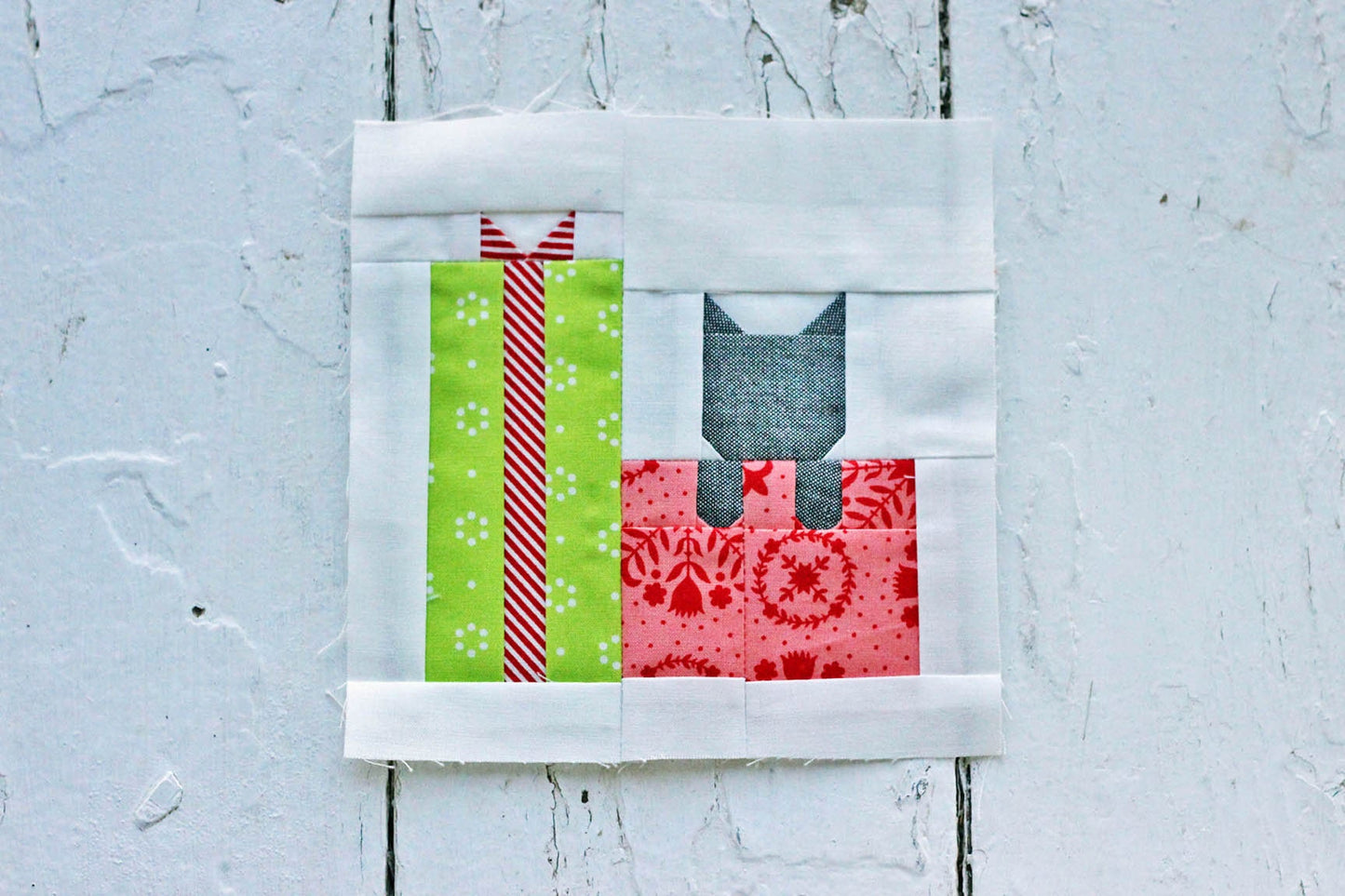 Christmas Kitty Foundation Paper Pieced Quilt Block PDF Pattern - Instant Download