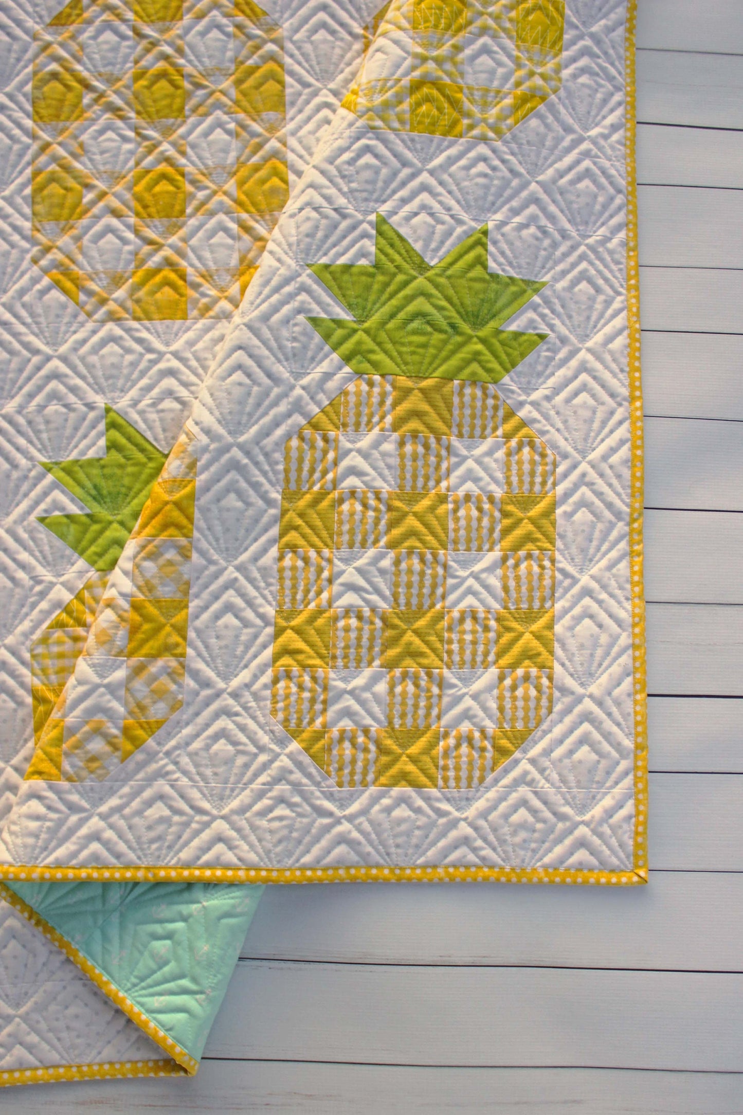 Plaid Pineapples Quilt PDF Pattern - Instant Download