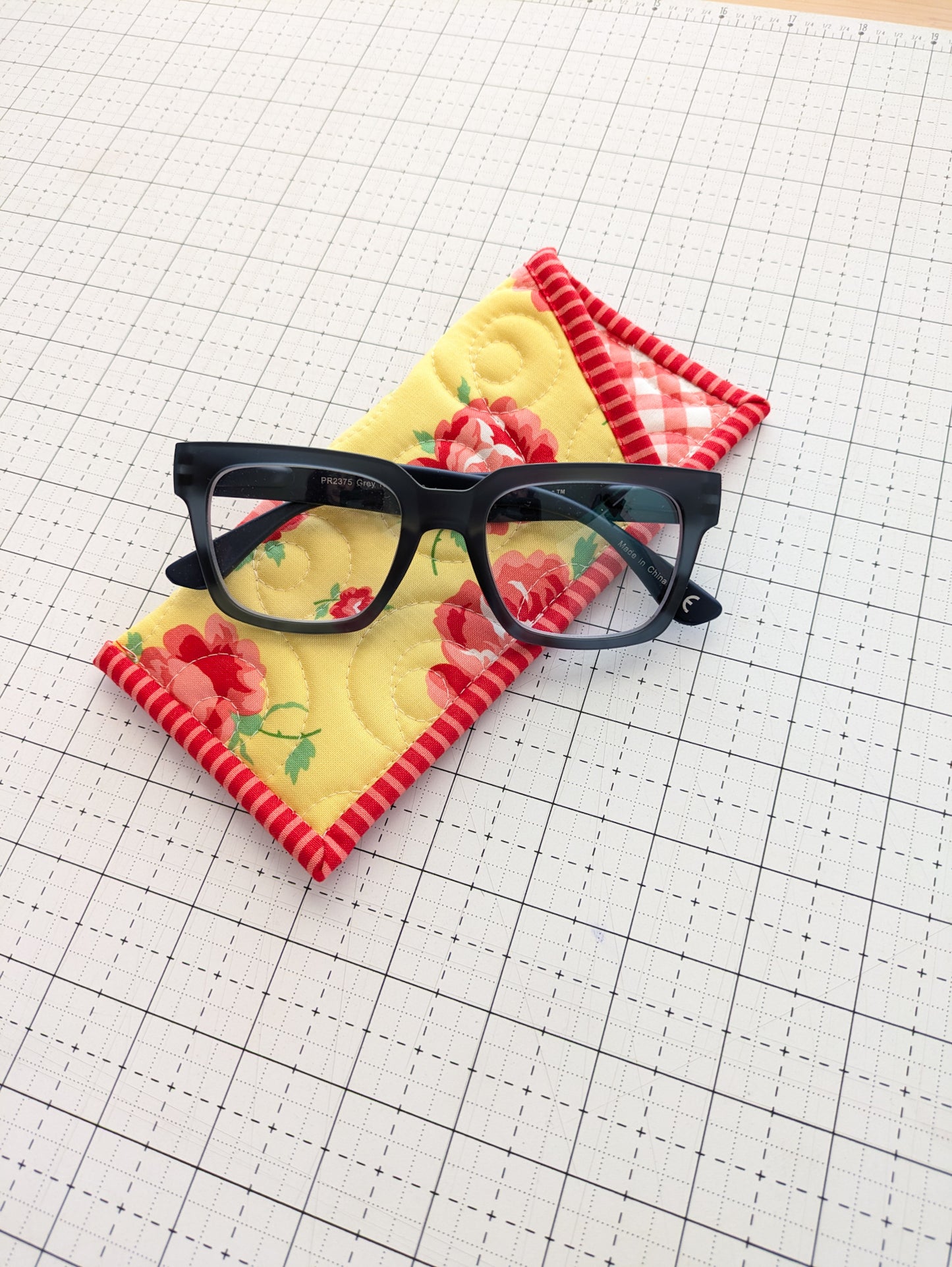 Lennon Eyeglasses Pouch PDF Pattern - Instant Download
